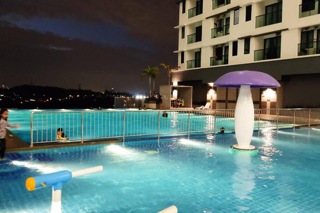 Hidayah Homestay Near Ukm And Ktm Station With High Speed Wifi - Pool & River View Бангі Екстер'єр фото