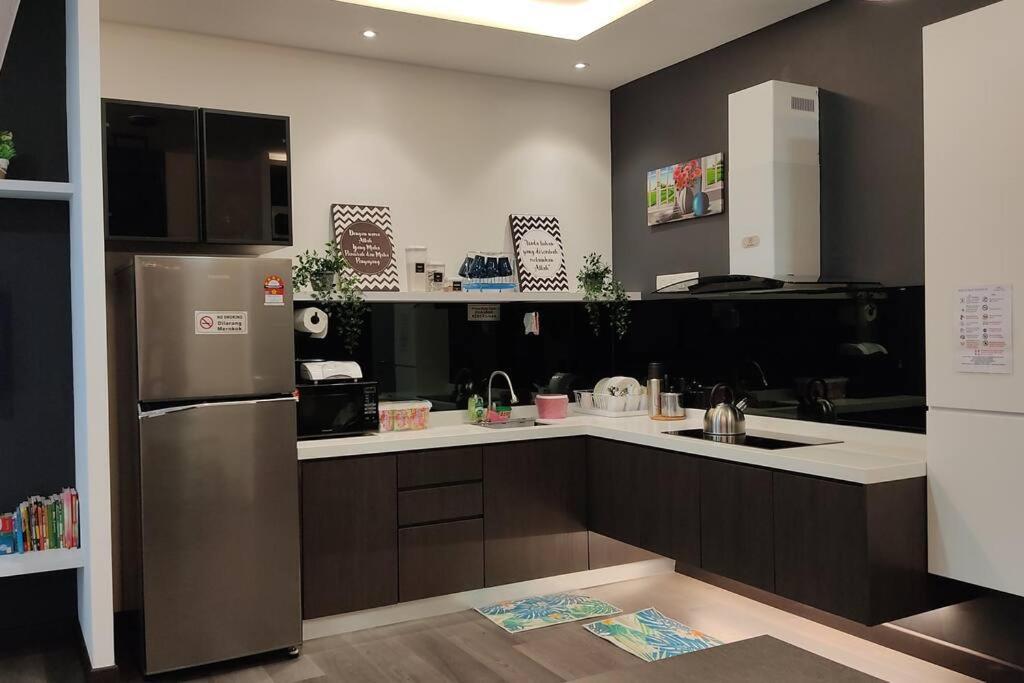 Hidayah Homestay Near Ukm And Ktm Station With High Speed Wifi - Pool & River View Бангі Екстер'єр фото