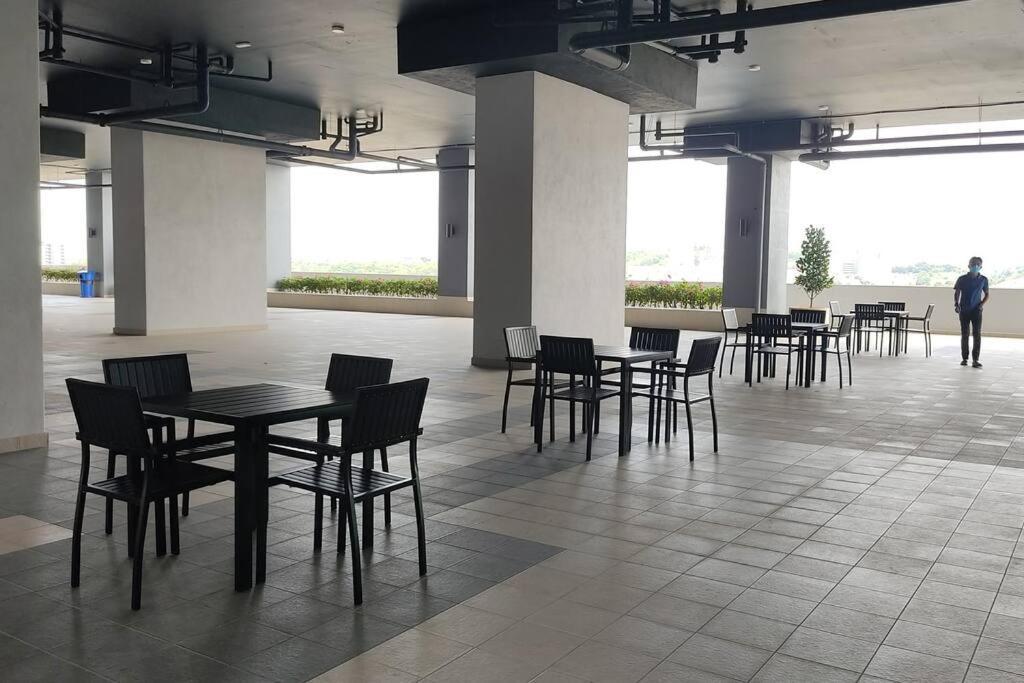 Hidayah Homestay Near Ukm And Ktm Station With High Speed Wifi - Pool & River View Бангі Екстер'єр фото